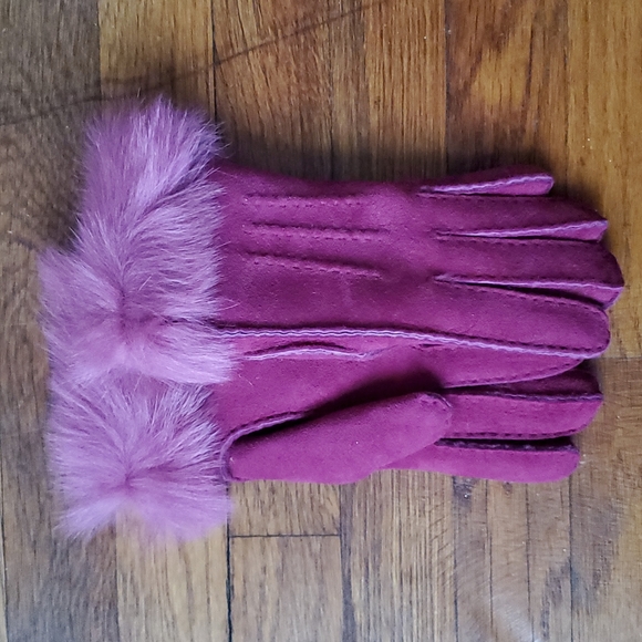 Ugg Fuscia Pink Shearling Gloves, NWOT - Picture 5 of 6